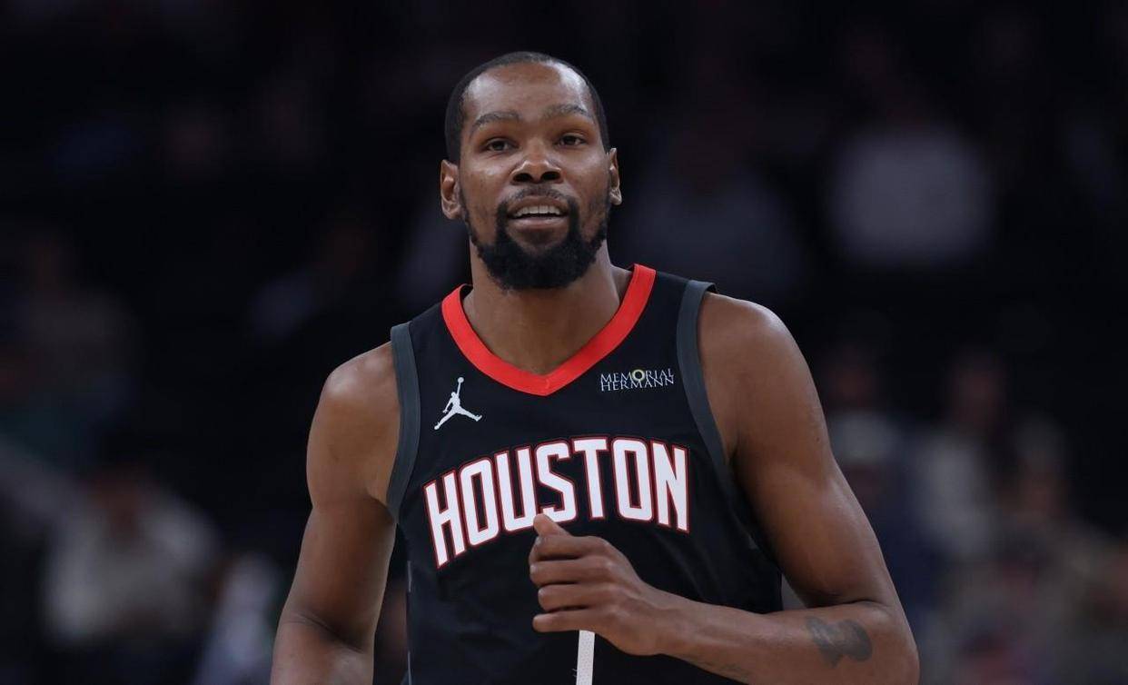 活塞力克凯尔特人，战术调整获胜关键(曝凯尔特人追活塞前锋 多个首轮签报价格兰)